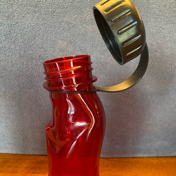 Six various water bottles - Picture 12 of 12